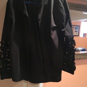 New shirt with cut out sleeves